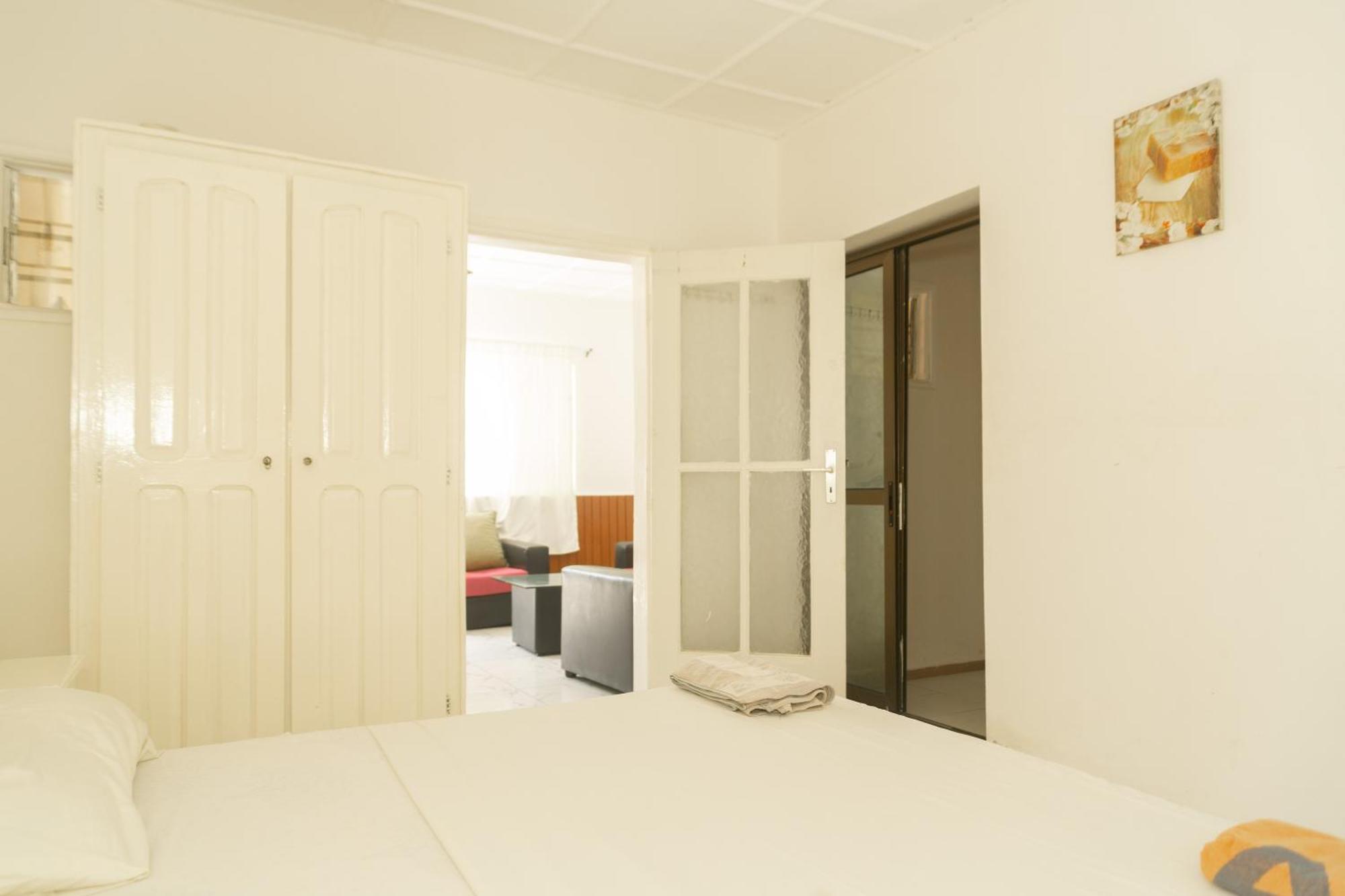 Tahiti Hotel Котону Экстерьер фото