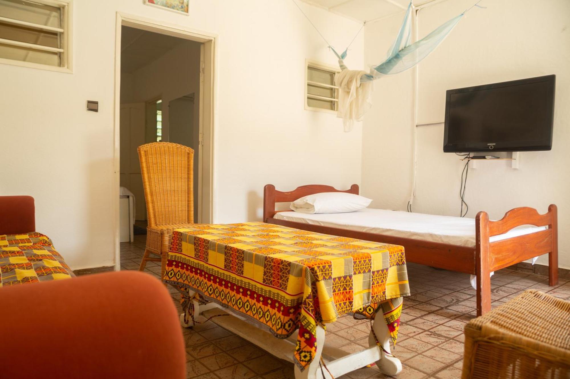 Tahiti Hotel Котону Экстерьер фото