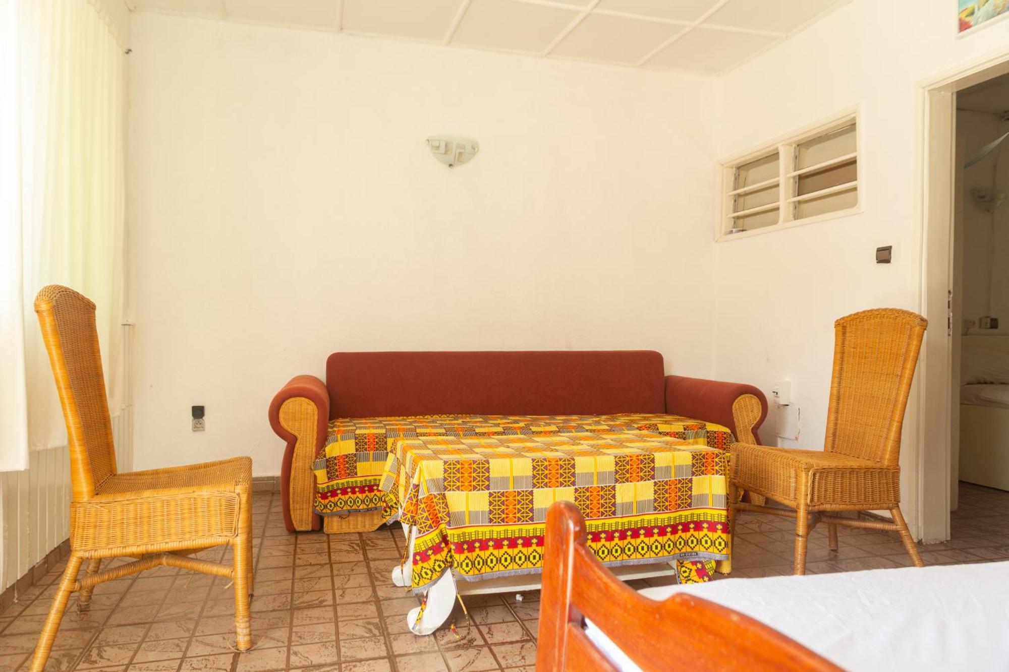 Tahiti Hotel Котону Экстерьер фото
